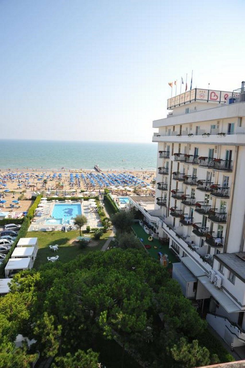 Hotel Reno Lido di Jesolo Esterno foto